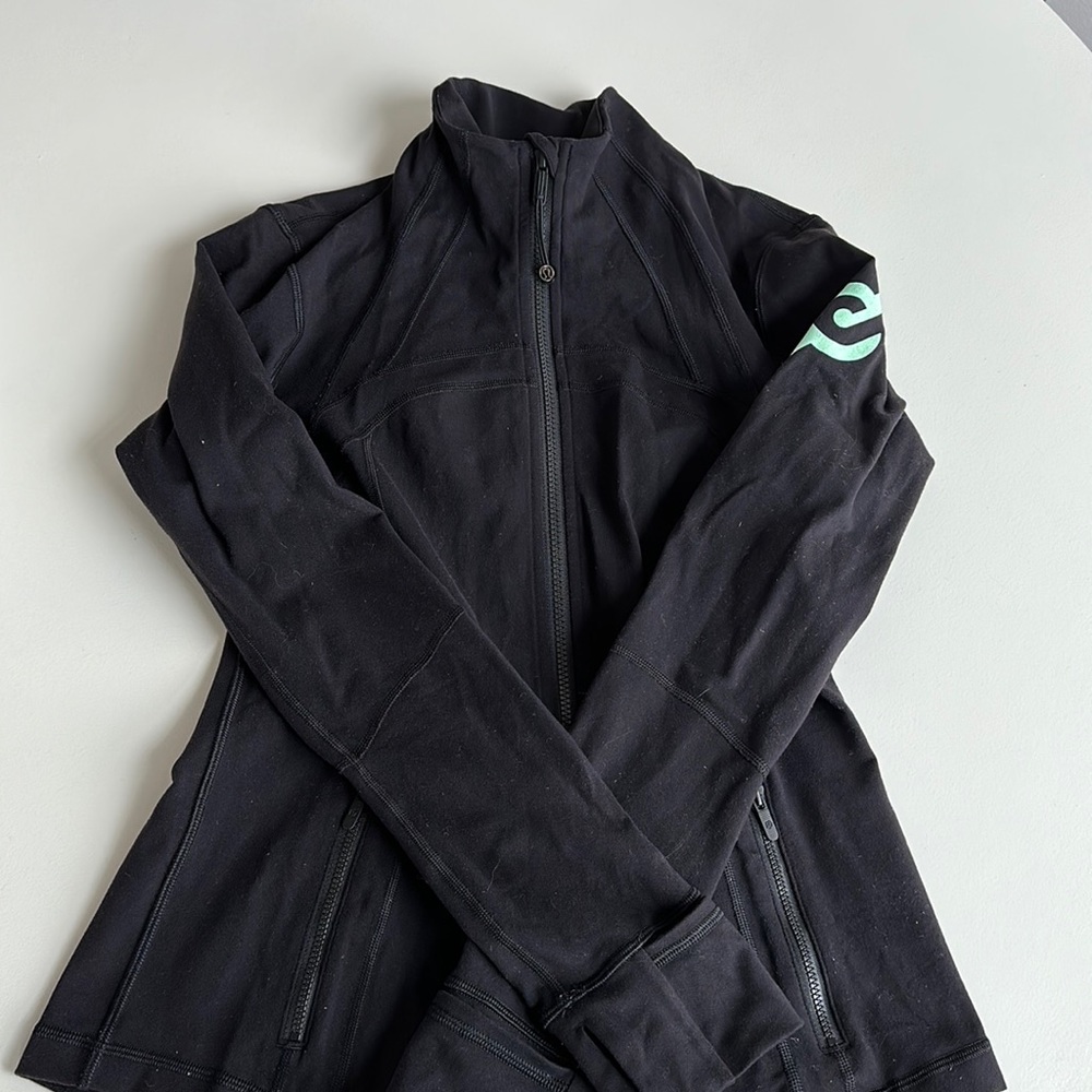 Lululemon Define Jacket - Peloton - size 8